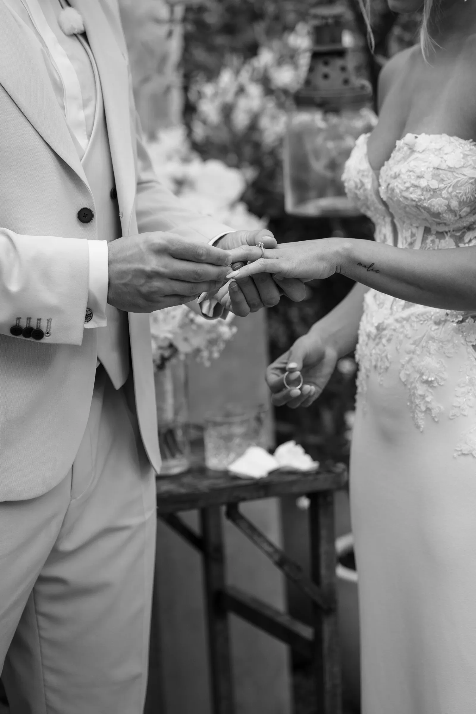 Anschneiden der Hochzeitstorte